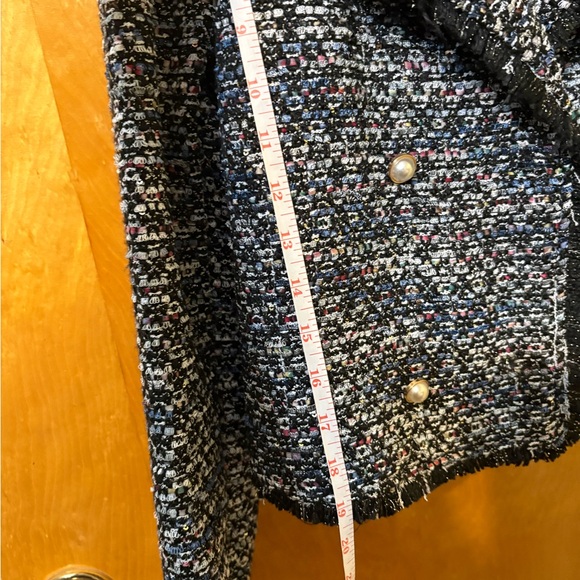 cupcakes & cashmere Black Multi Tweed Pearl-Button Cropped Blazer - Picture 4 of 8